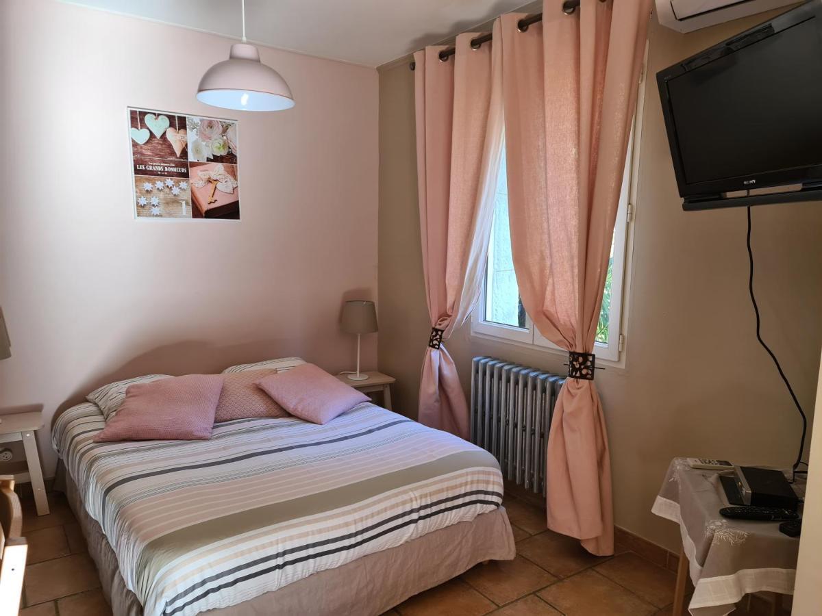 Appartements Dans Villa Privee Avec Piscine, Jardin, Parking Clos, Wifi, Climatisation Meyreuil Zewnętrze zdjęcie