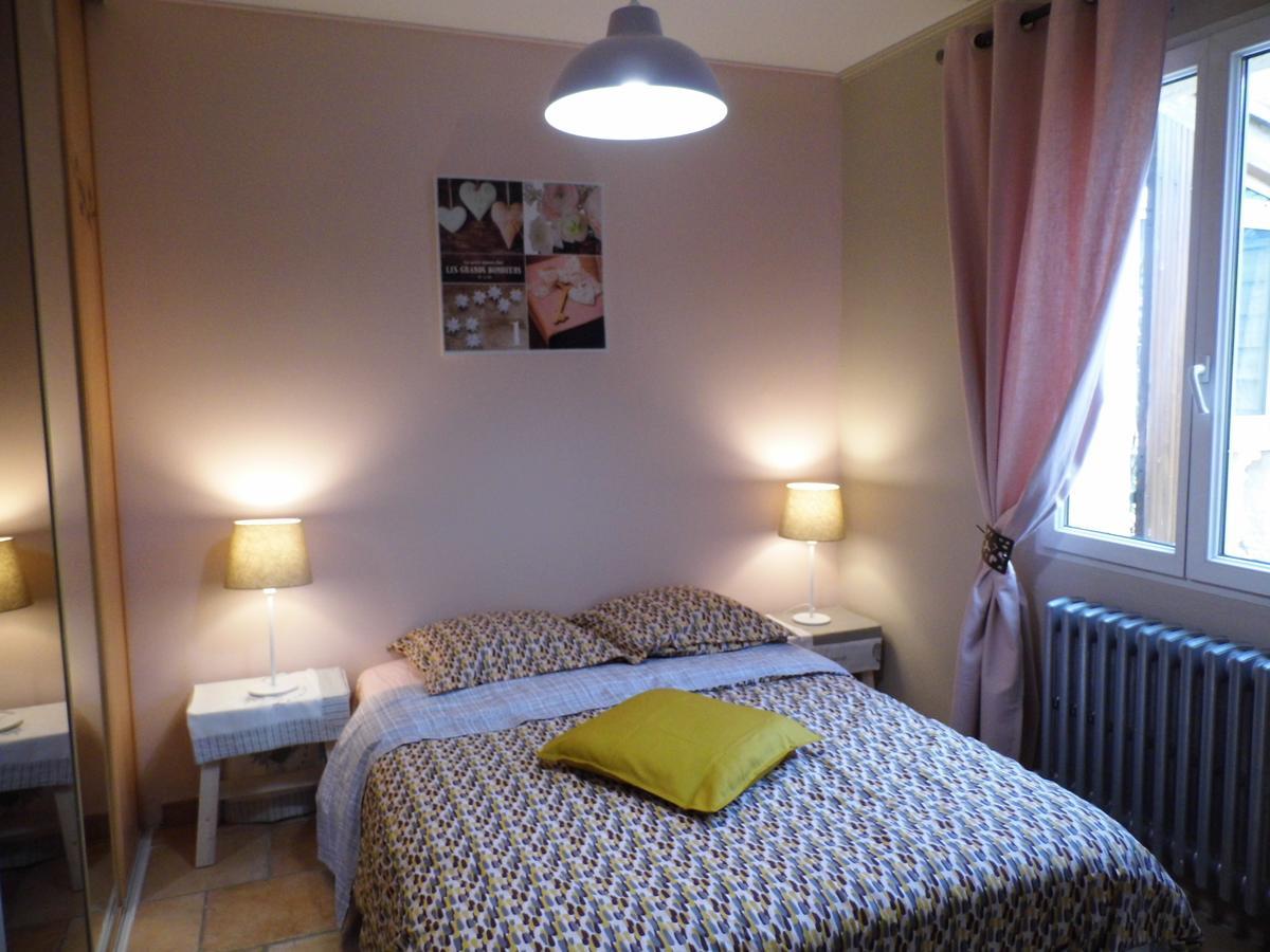 Appartements Dans Villa Privee Avec Piscine, Jardin, Parking Clos, Wifi, Climatisation Meyreuil Zewnętrze zdjęcie