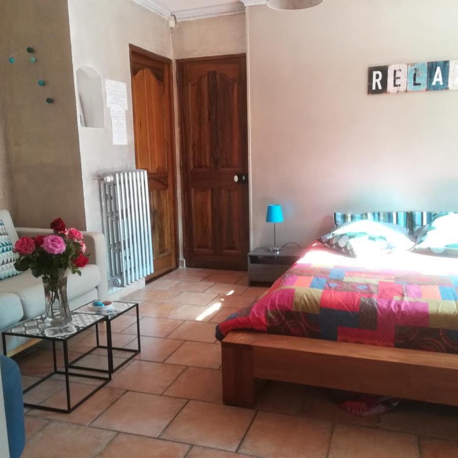 Appartements Dans Villa Privee Avec Piscine, Jardin, Parking Clos, Wifi, Climatisation Meyreuil Zewnętrze zdjęcie